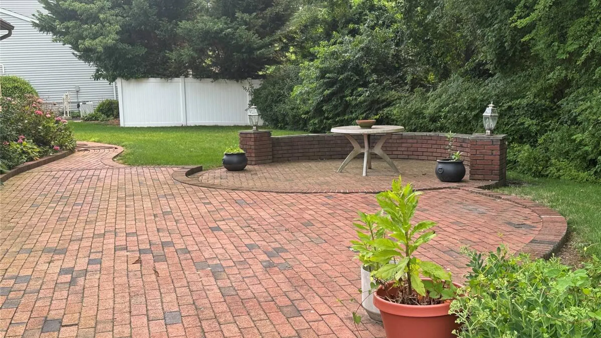 Property at 15 Stonehurst Lane, Dix Hills, NY 11746 27