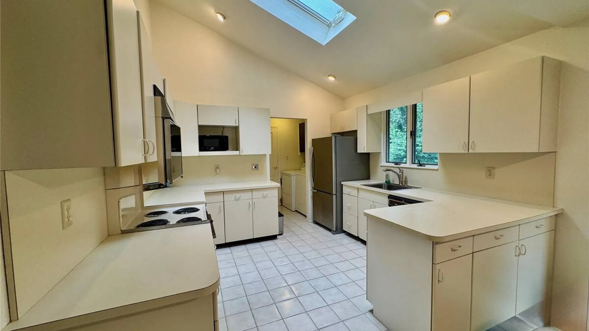 Property at 15 Stonehurst Lane, Dix Hills, NY 11746 15