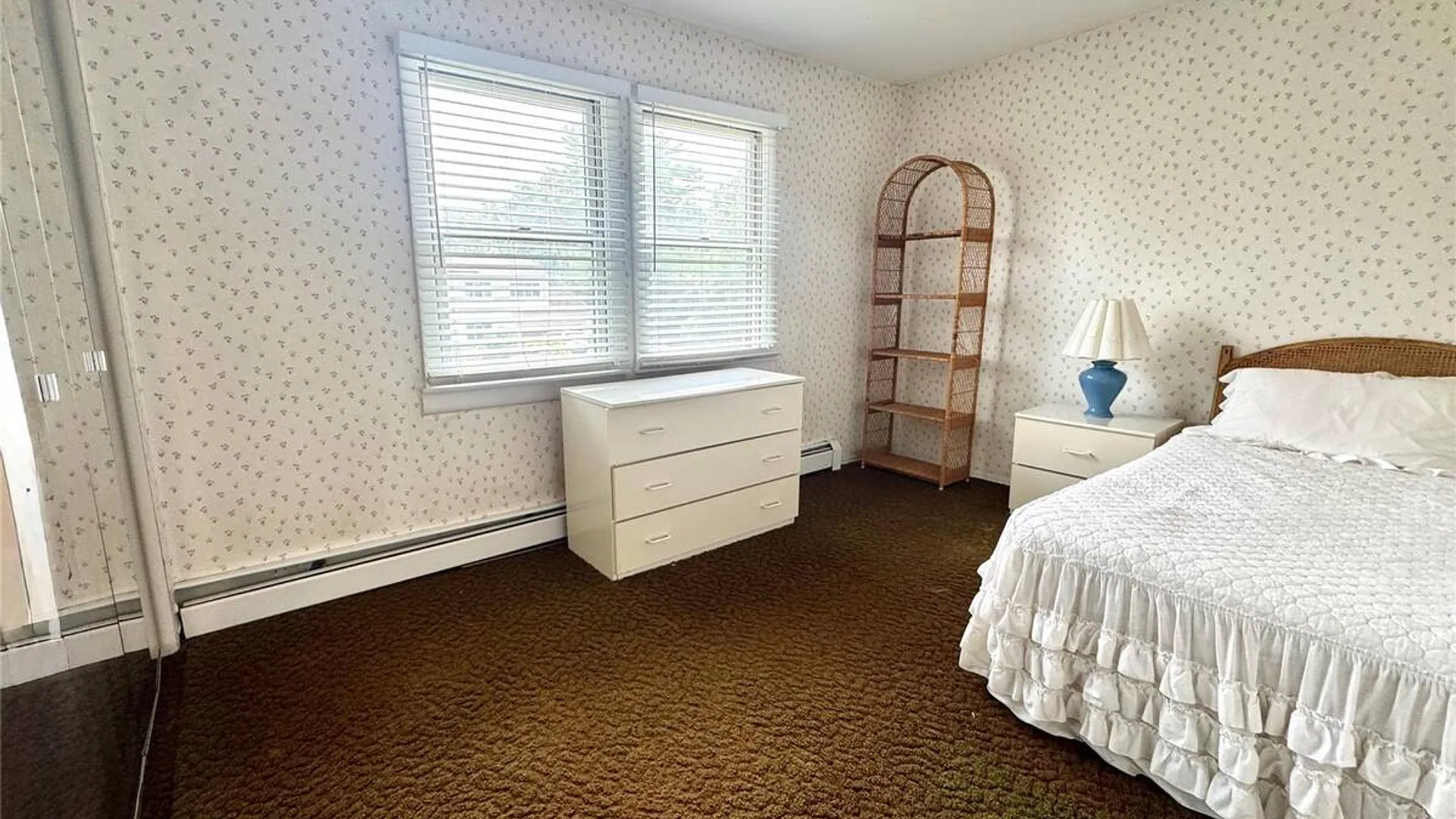 Property at 15 Stonehurst Lane, Dix Hills, NY 11746 23