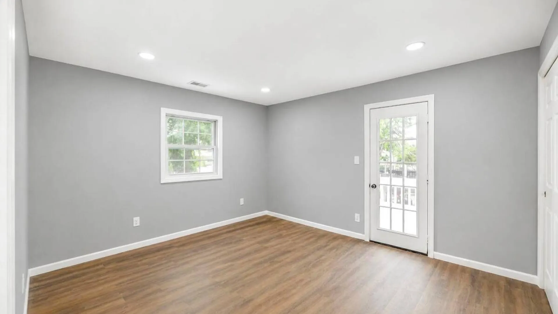 Property at 779 Peconic Avenue, West Babylon, NY 11704 25