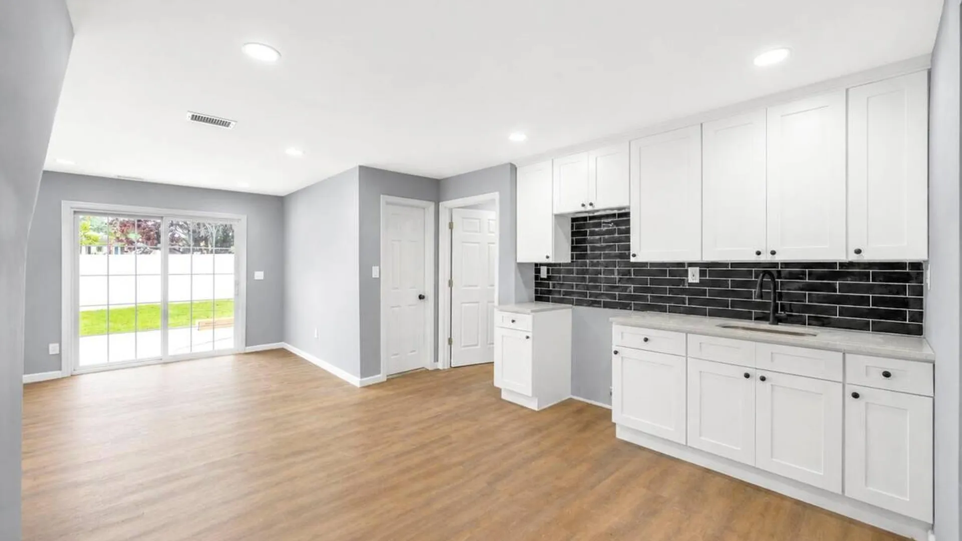 Property at 779 Peconic Avenue, West Babylon, NY 11704 29