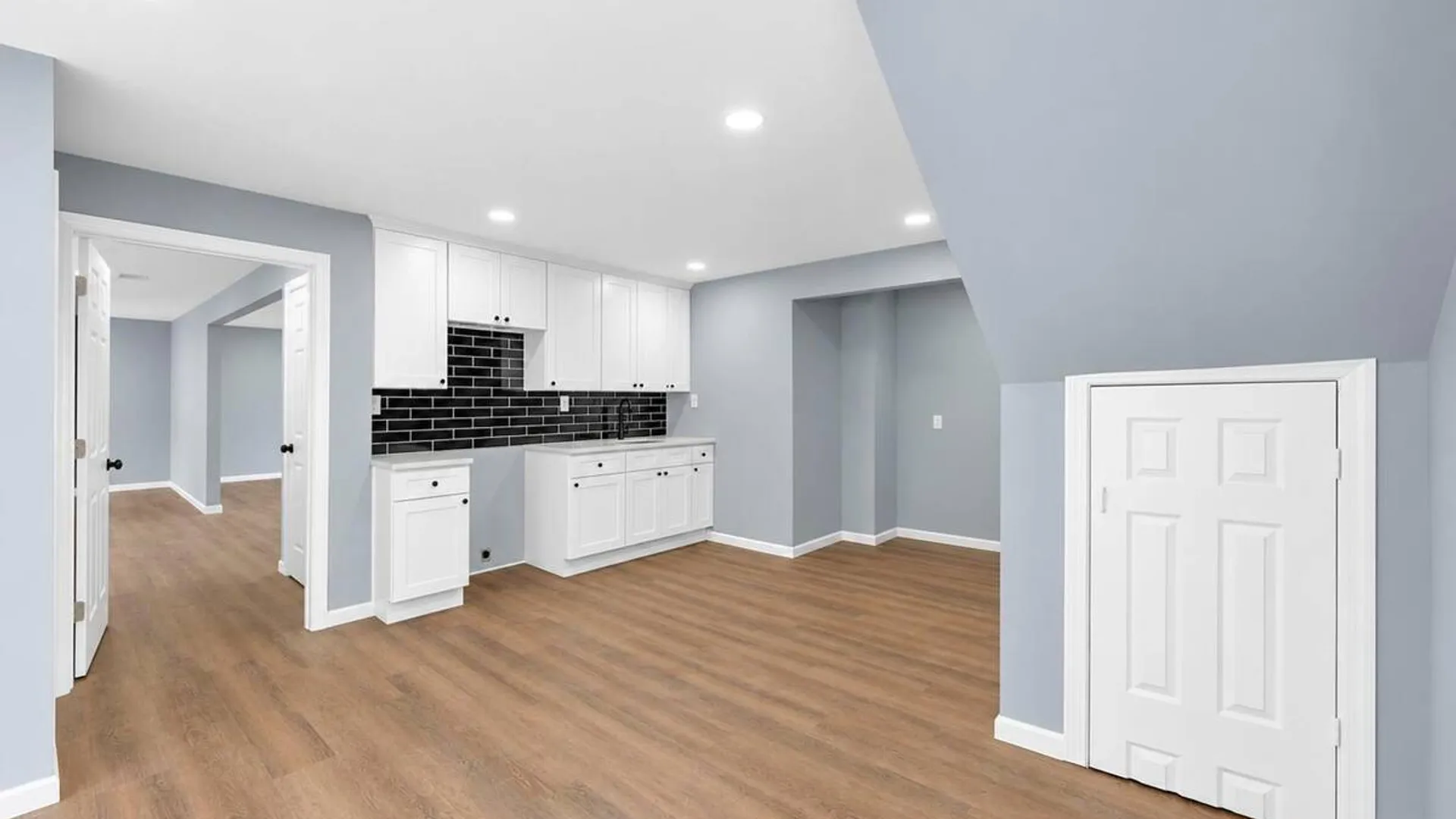 Property at 779 Peconic Avenue, West Babylon, NY 11704 30
