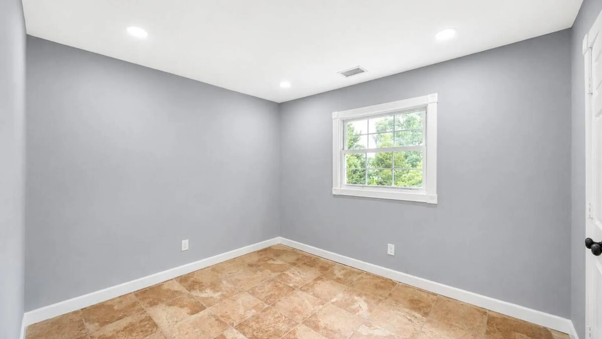 Property at 779 Peconic Avenue, West Babylon, NY 11704 37