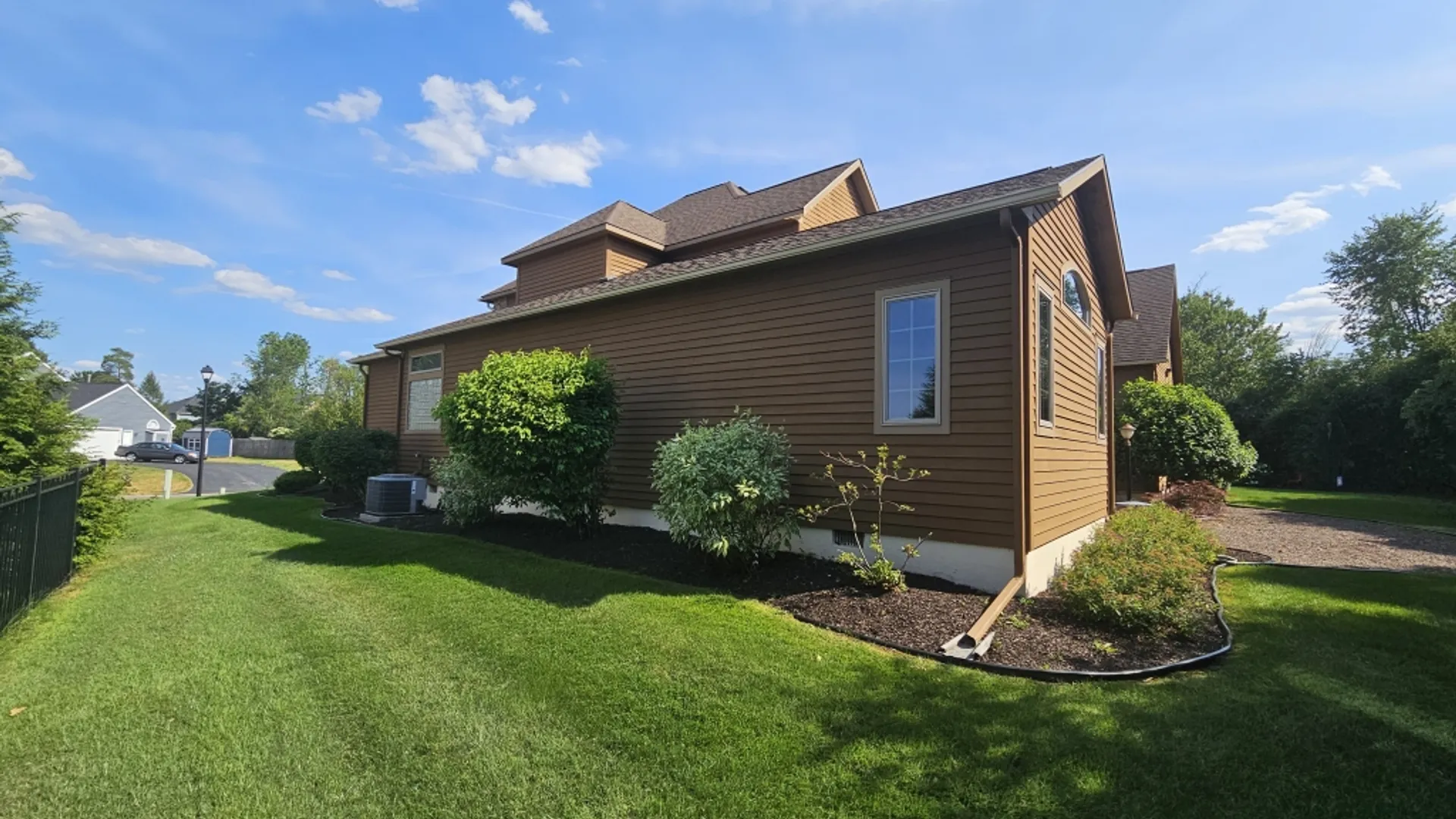 Property at 7705 Foxtail Pnes, Liverpool, NY 13090 4
