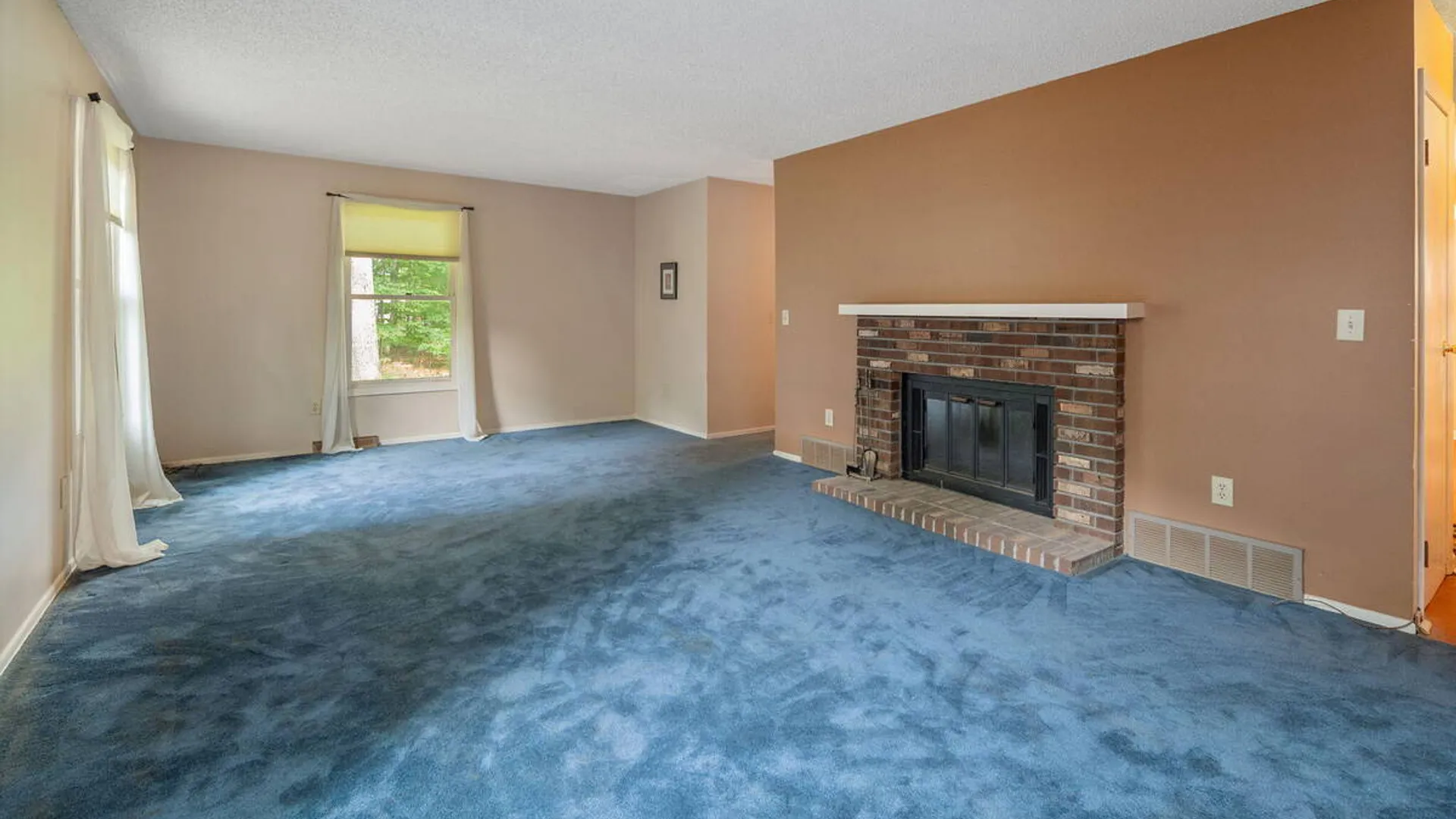Property at 20 Longwood Drive, Clifton Park, NY 12065 10