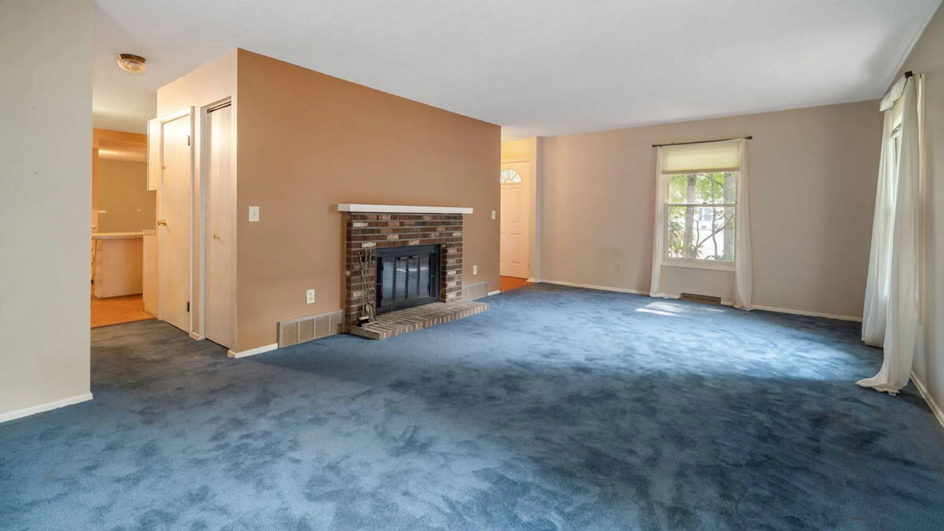 Property at 20 Longwood Drive, Clifton Park, NY 12065 11