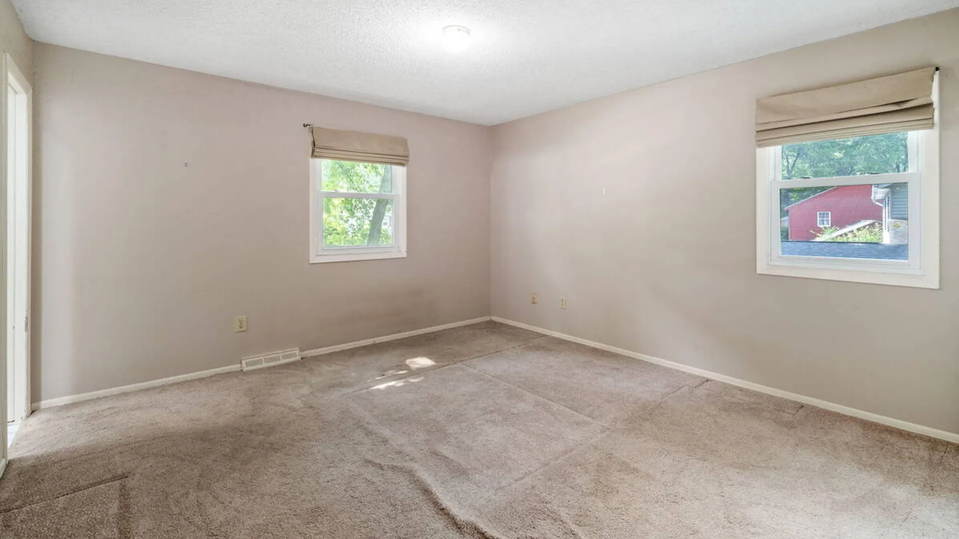 Property at 20 Longwood Drive, Clifton Park, NY 12065 23
