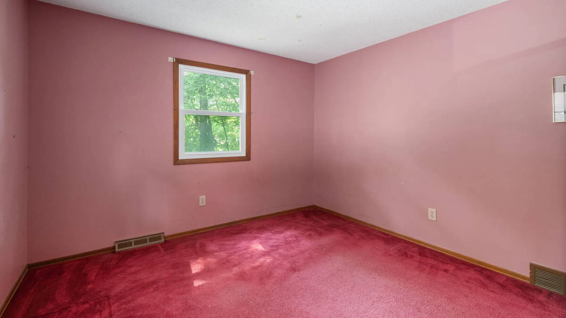 Property at 20 Longwood Drive, Clifton Park, NY 12065 37
