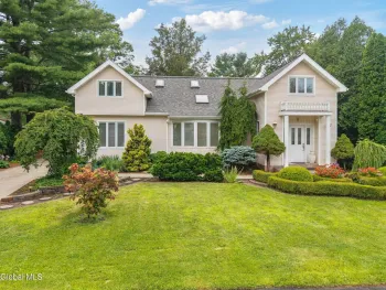 Property at 6 Quaker Drive, Colonie, NY 12309