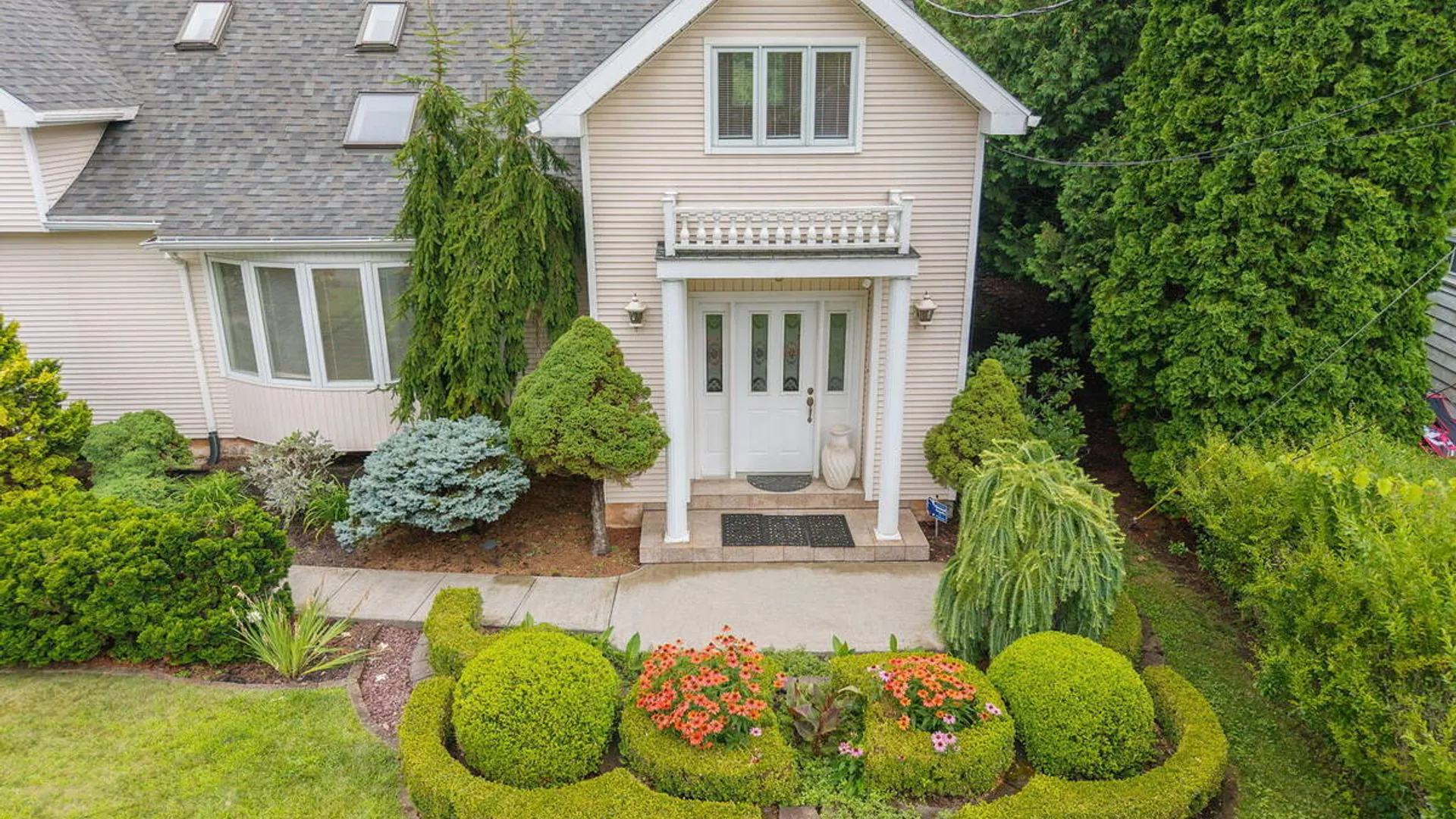 Property at 6 Quaker Drive, Colonie, NY 12309 3