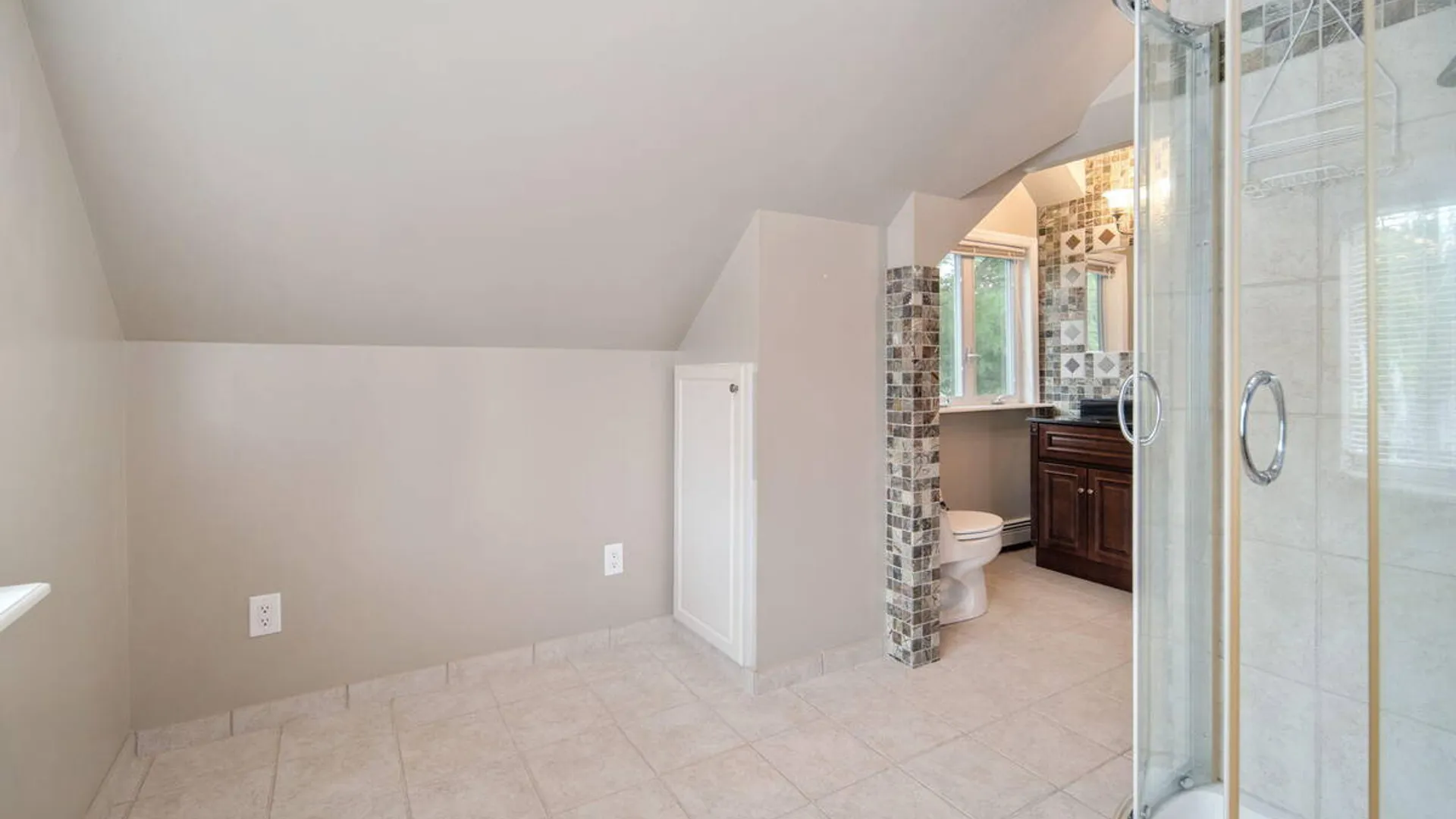Property at 6 Quaker Drive, Colonie, NY 12309 41