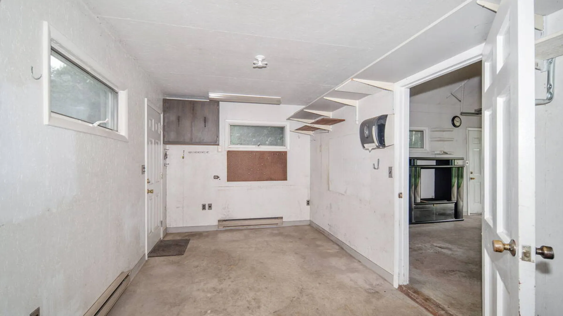 Property at 6 Quaker Drive, Colonie, NY 12309 54