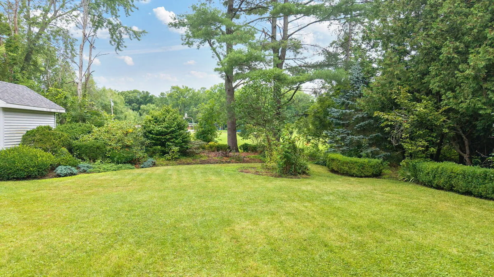 Property at 6 Quaker Drive, Colonie, NY 12309 58