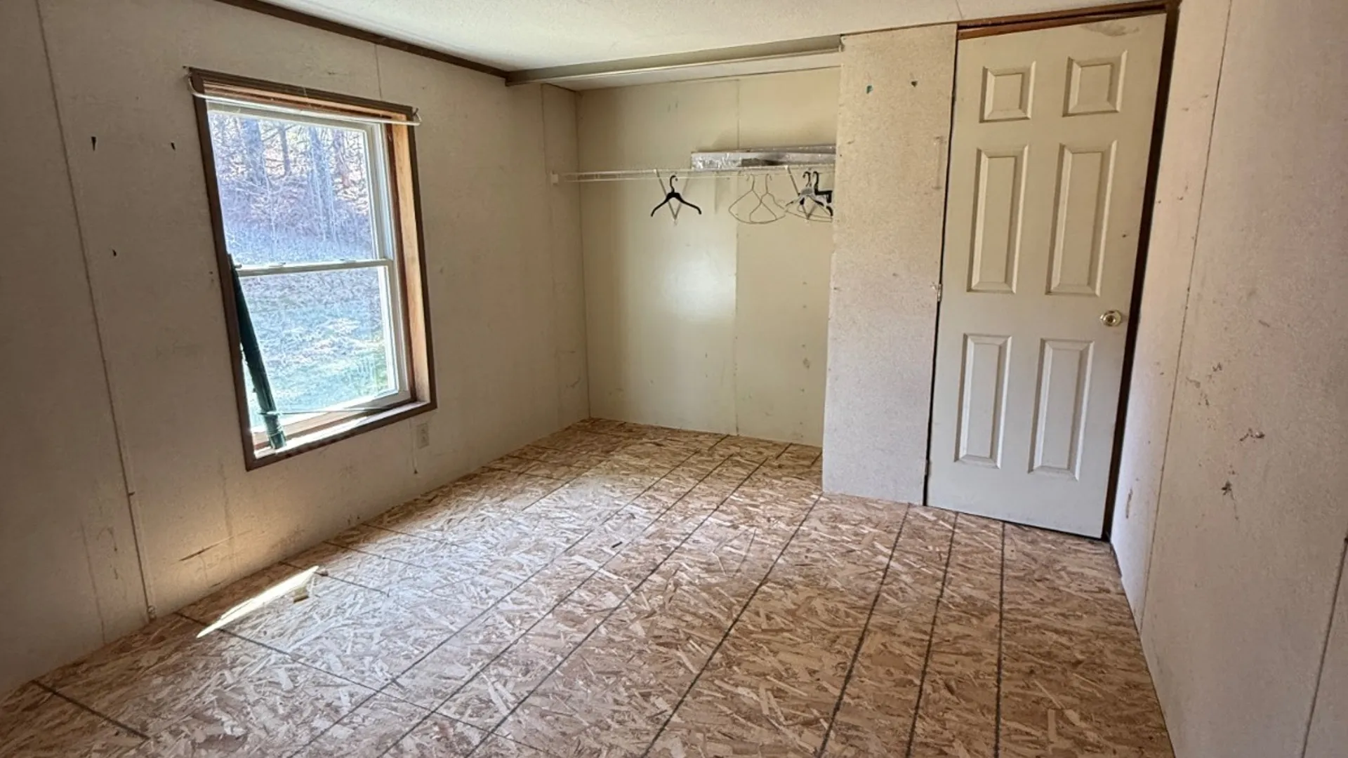 Property at 7 Covered Bridge Ln, Jay, NY 12941 12