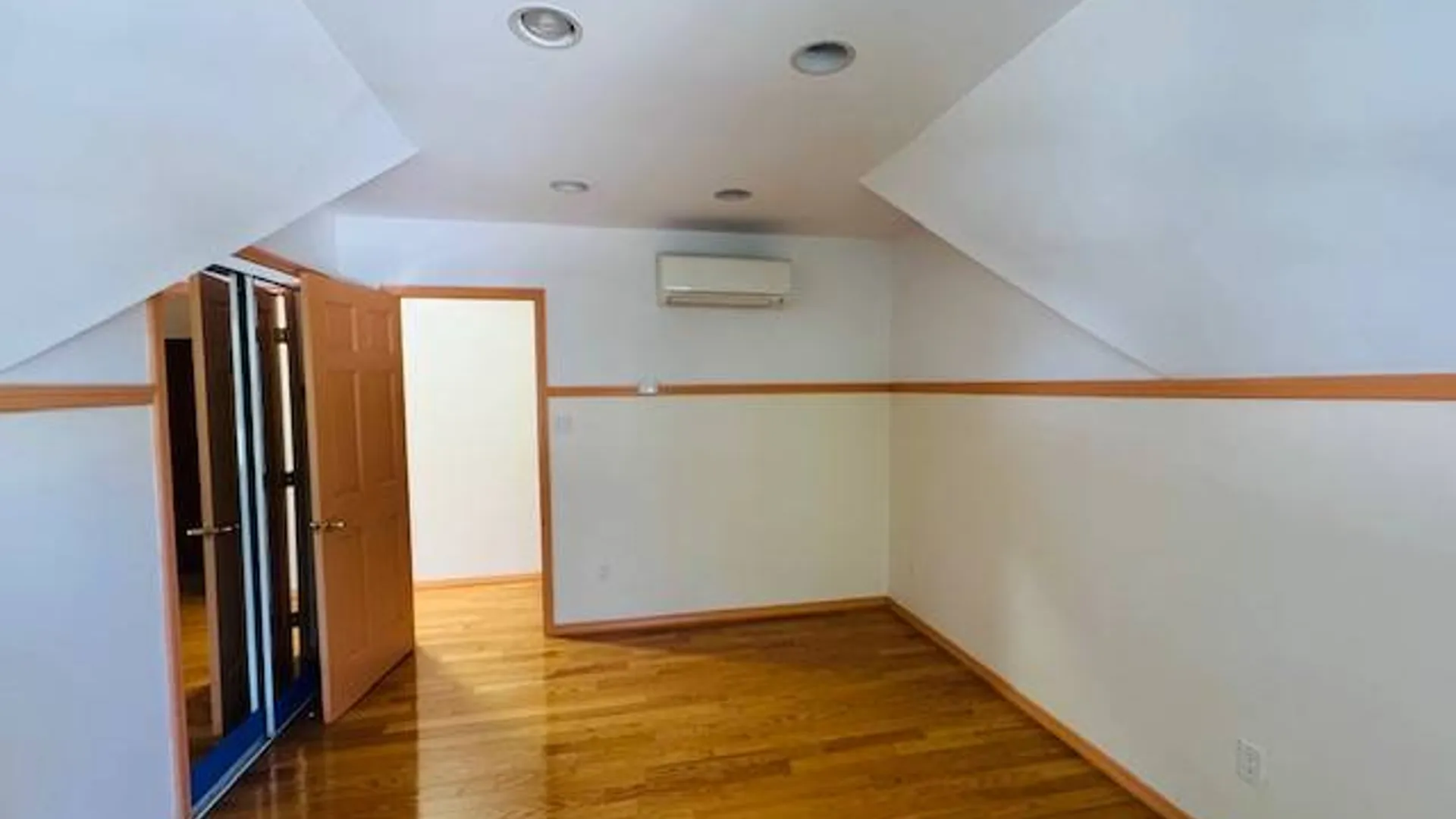 Property at 80-42 168th Street, JAMAICA ESTATES, NY 11432 27