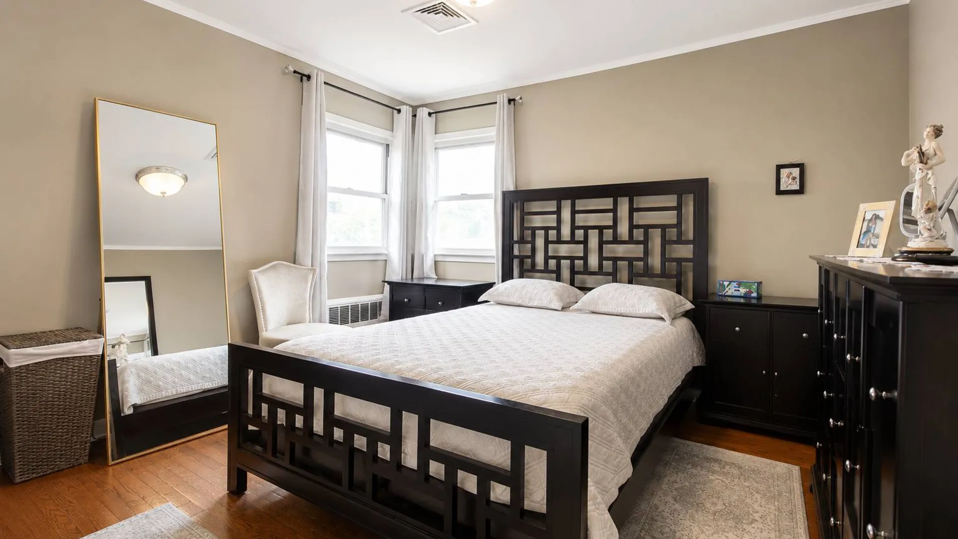 Property at 28-35 Bell Blvd, Bayside, NY 11360 9