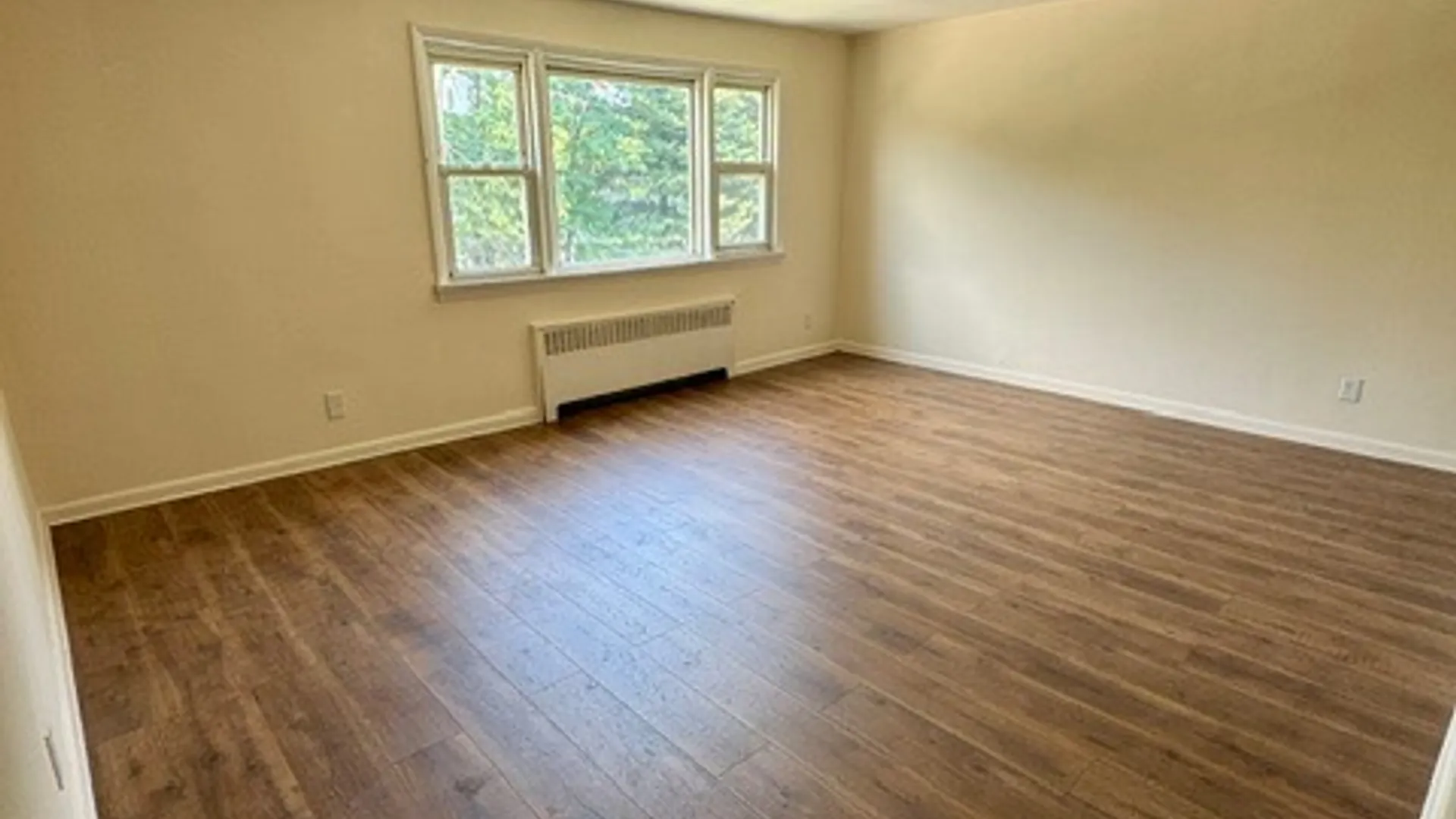 Property at 18 Tunis Ave, Yonkers, NY 10708 5