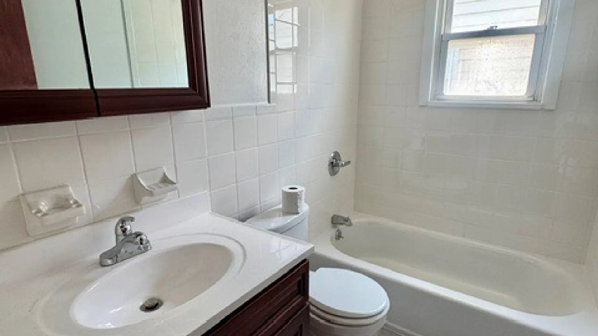 Property at 18 Tunis Ave, Yonkers, NY 10708 6