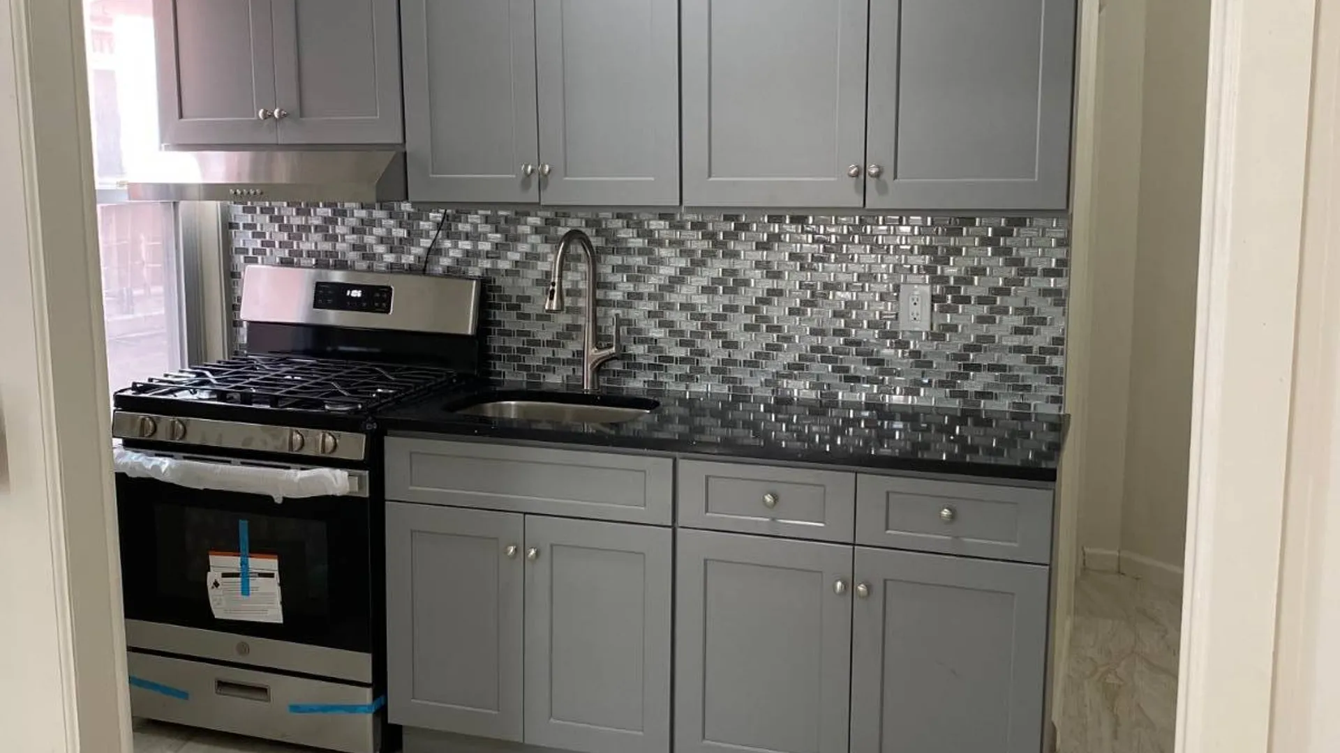 Property at 2222 Newbold Ave, Bronx, NY 10462 7
