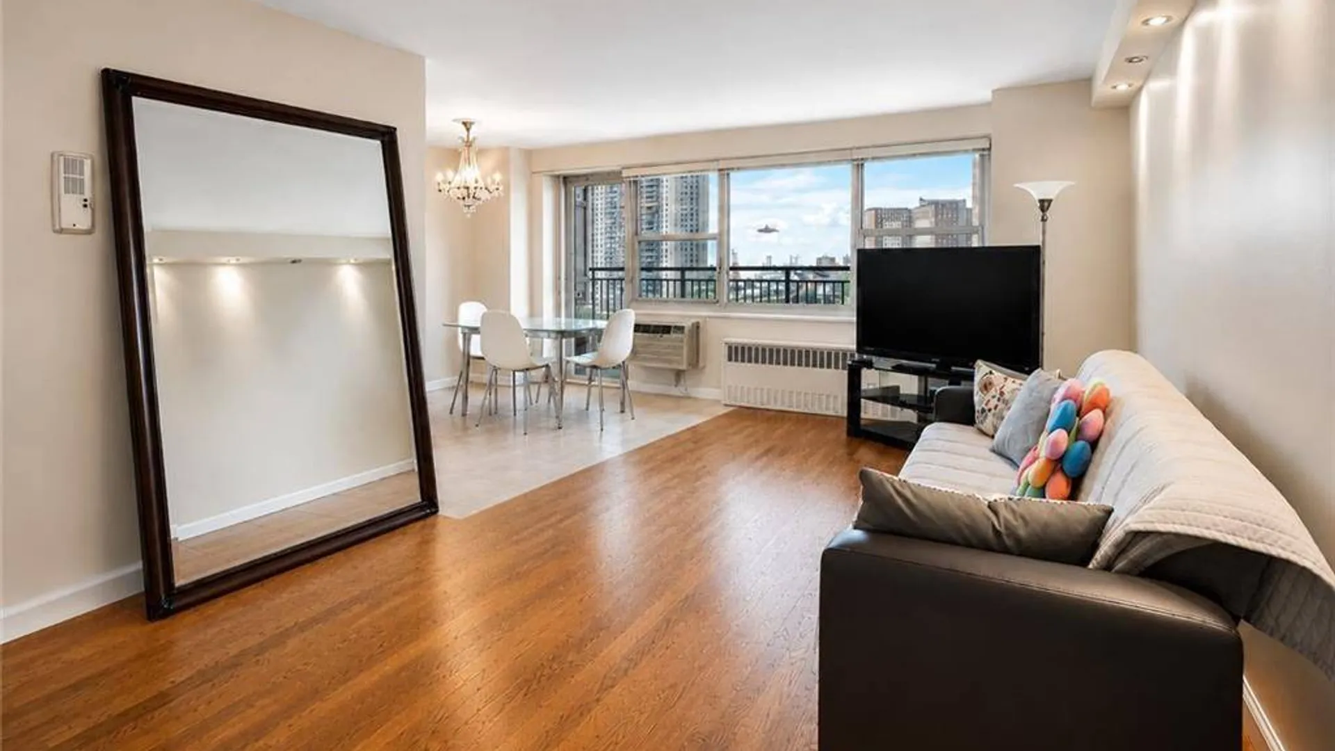 Property at 2915 W 5th St, Brooklyn, NY 11224 4