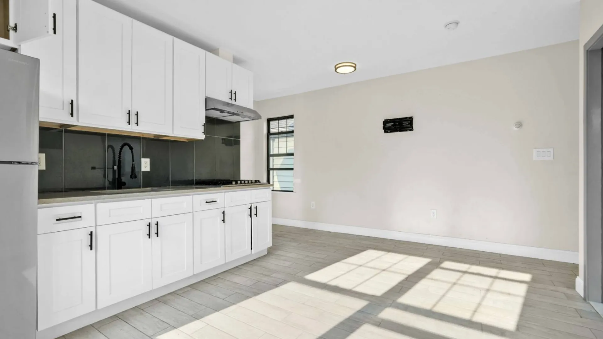 Property at 160-15 79th ave, Fresh Meadows, NY 11366 8