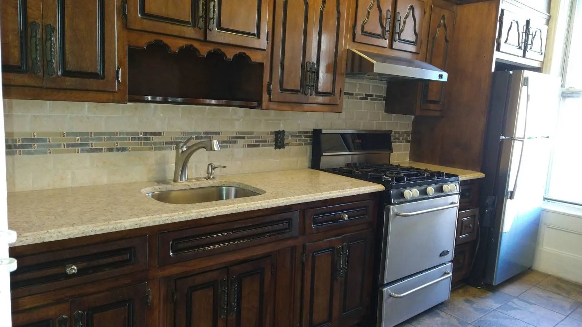 Property at 571 Eastern Parkway, Brooklyn, NY 11216 10