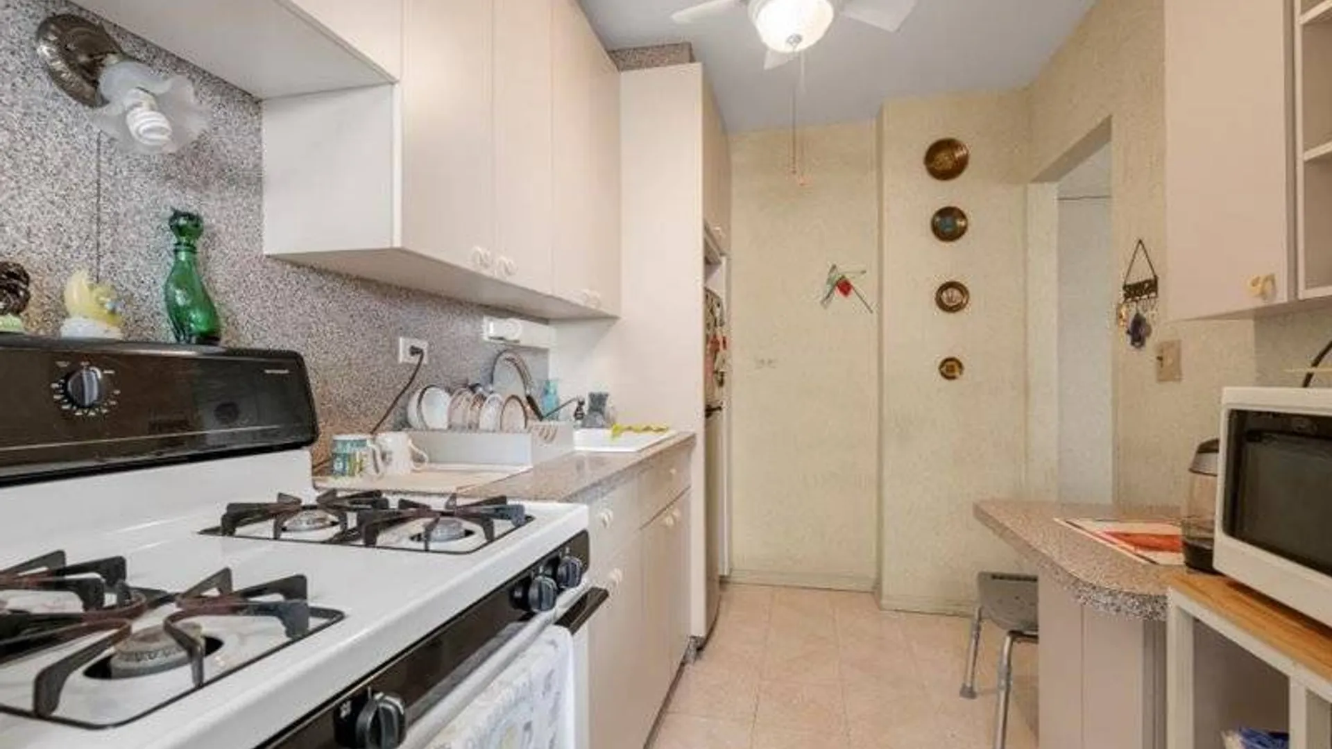 Property at 440 Neptune Avenue, Brooklyn, NY 11224 10