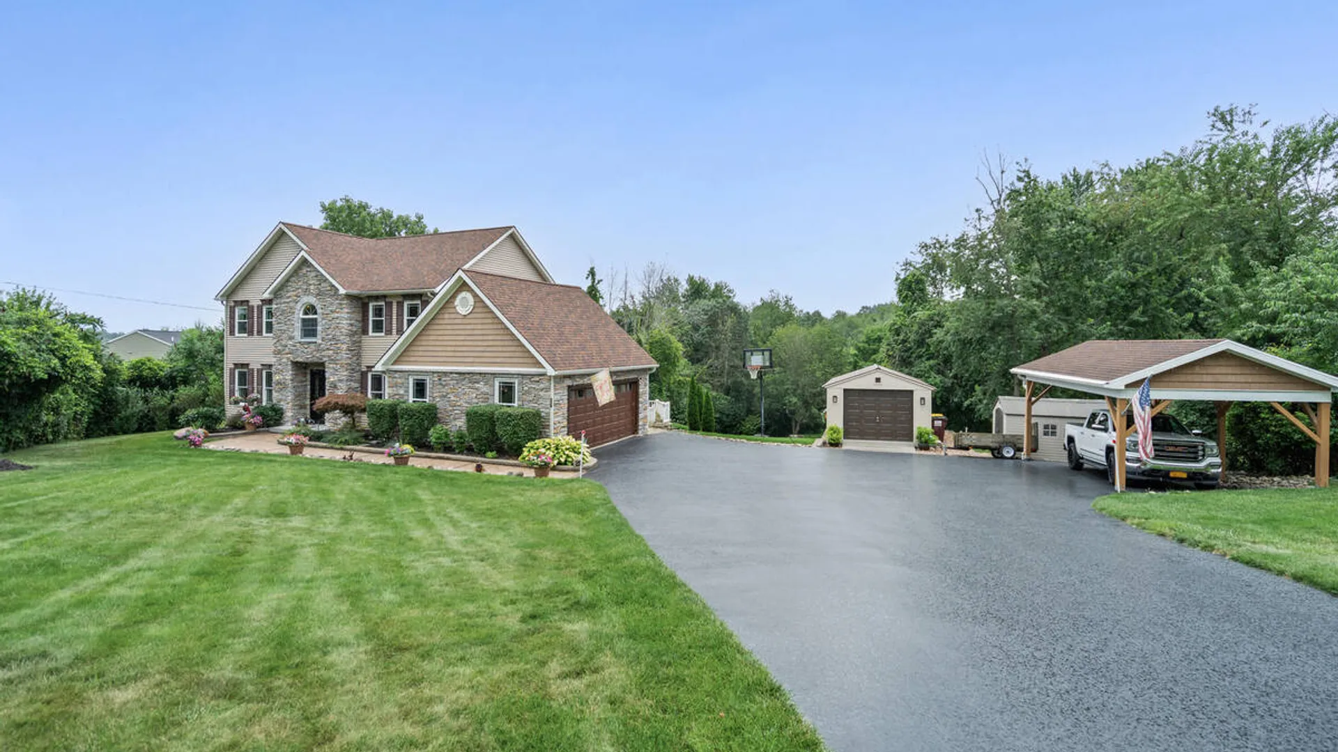 Property at 316 Farm To Market Road, Halfmoon, NY 12118 4