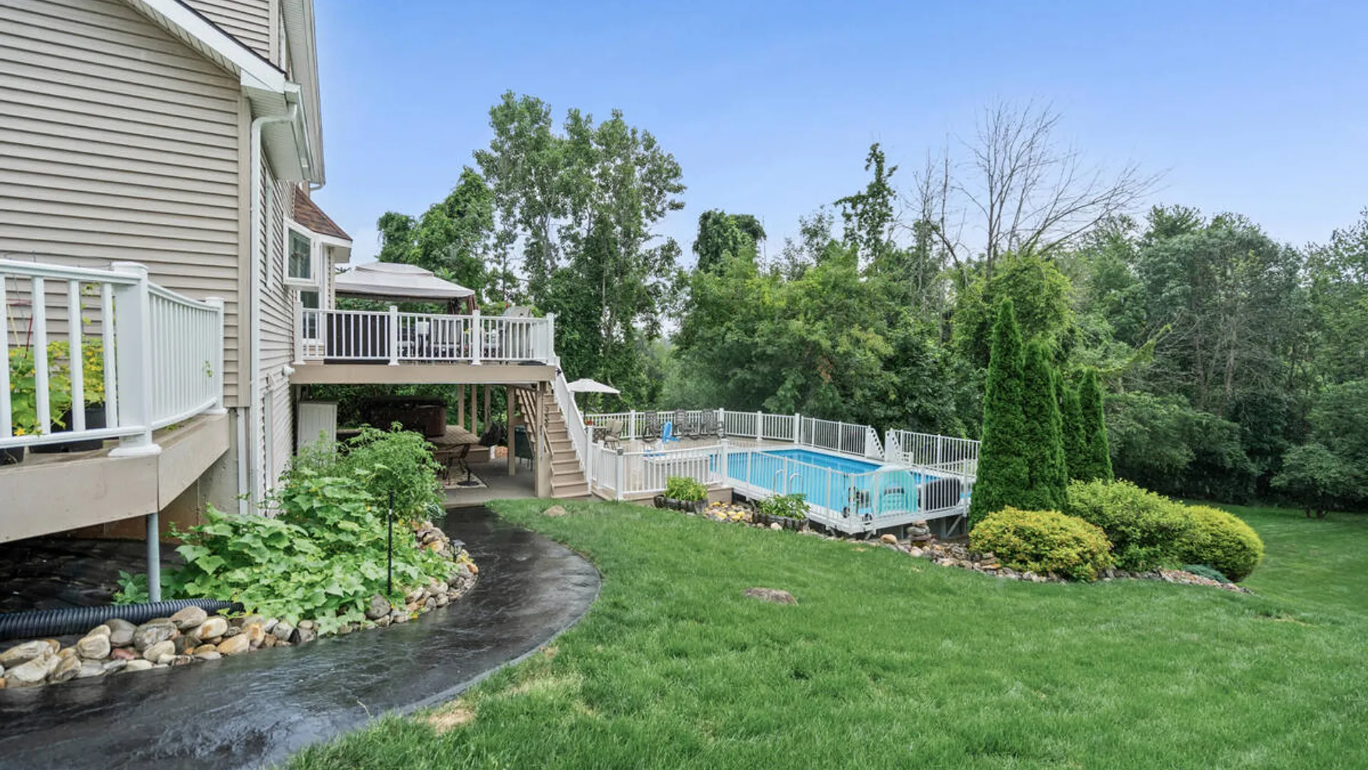 Property at 316 Farm To Market Road, Halfmoon, NY 12118 41