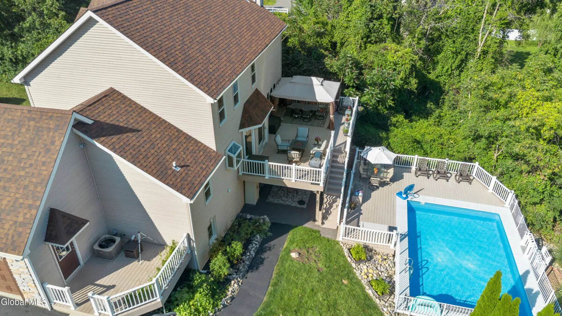 Property at 316 Farm To Market Road, Halfmoon, NY 12118 46