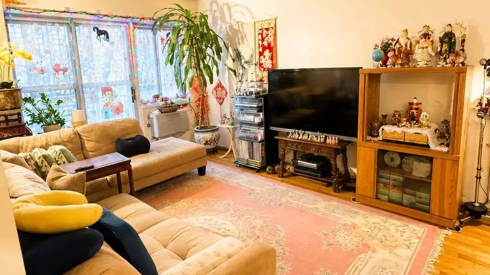Property at 89-19 55th Ave, Elmhurst, NY 11373 3