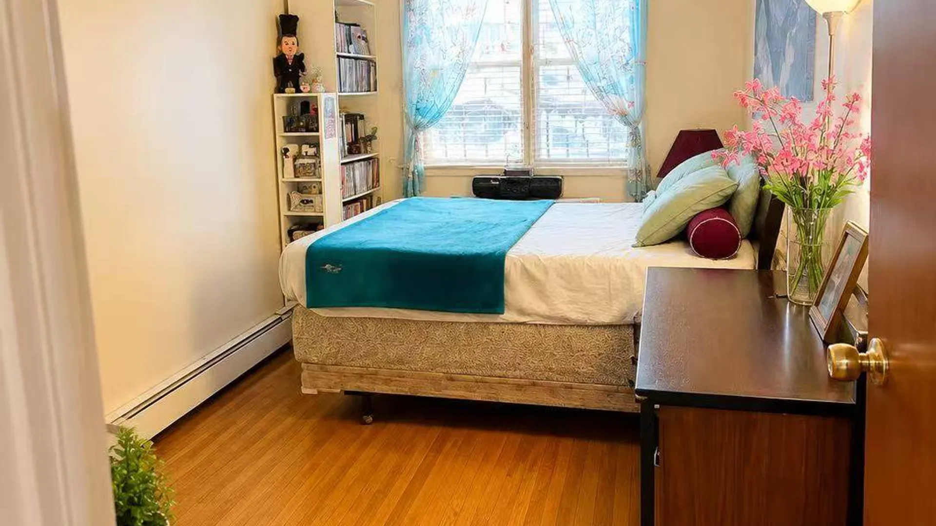Property at 89-19 55th Ave, Elmhurst, NY 11373 4