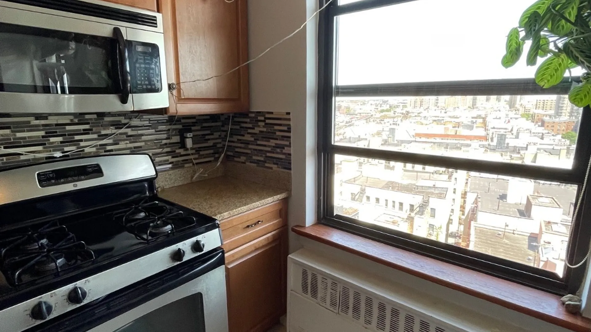 Property at 40 Brighton 1 road, Brooklyn, NY 11235 7