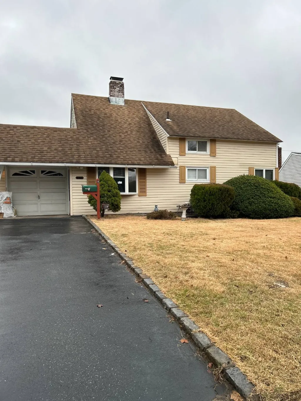 Property at 9 ARCADIA LN, Hicksville, NY 11801