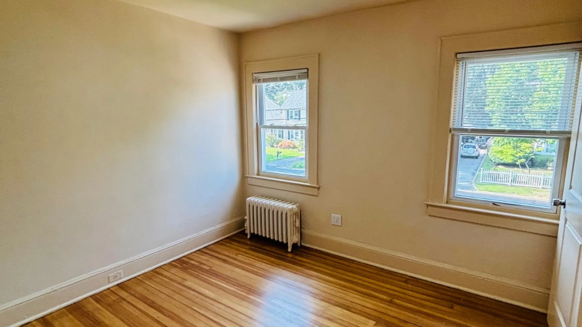 Property at 29 Roosevelt st, Glen Cove, NY 11542 14