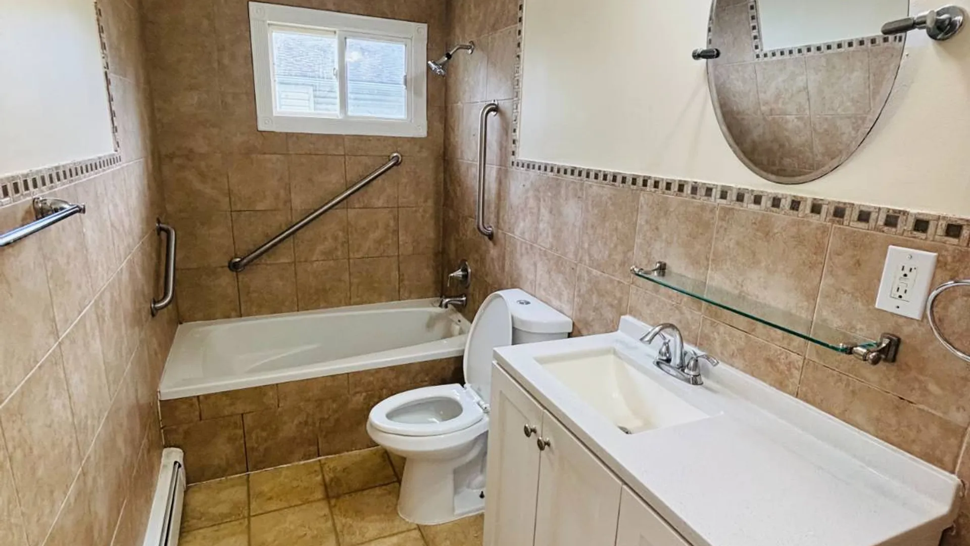 Property at 537 Lakeway Dr, West Babylon, NY 11704 6
