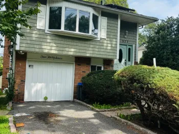 Property at 537 Lakeway Dr, West Babylon, NY 11704