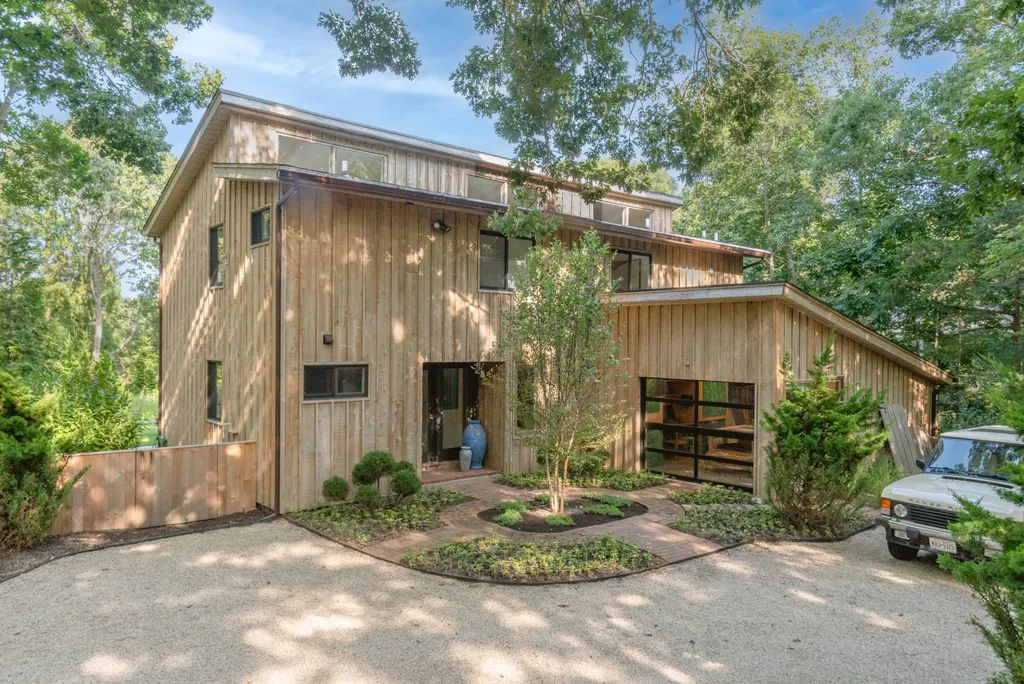 Property at 2 Oyster Shores Road, East Hampton, NY 11937