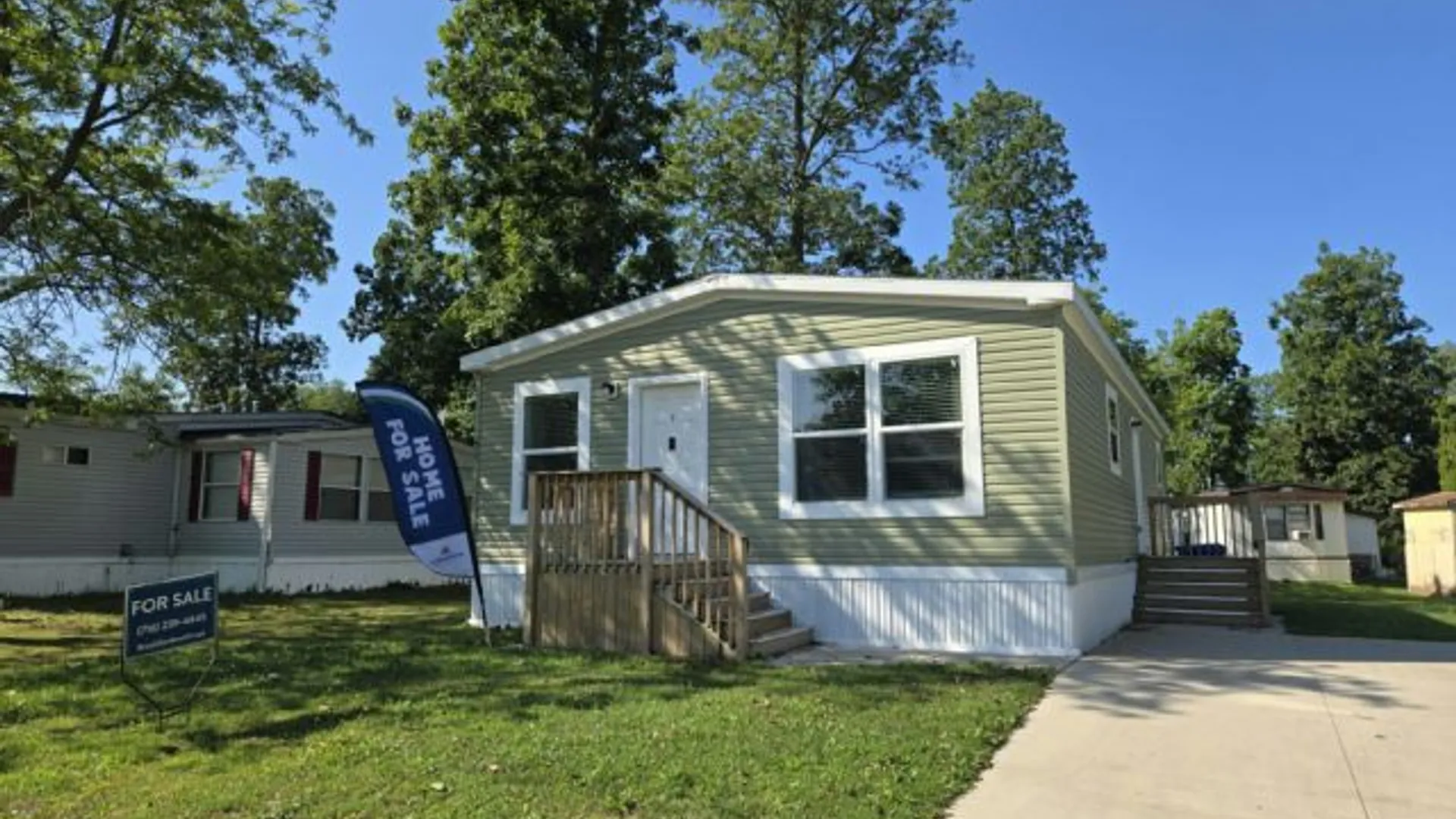 Property at 71 S Whispering Drive, Hamburg, NY 14075 3