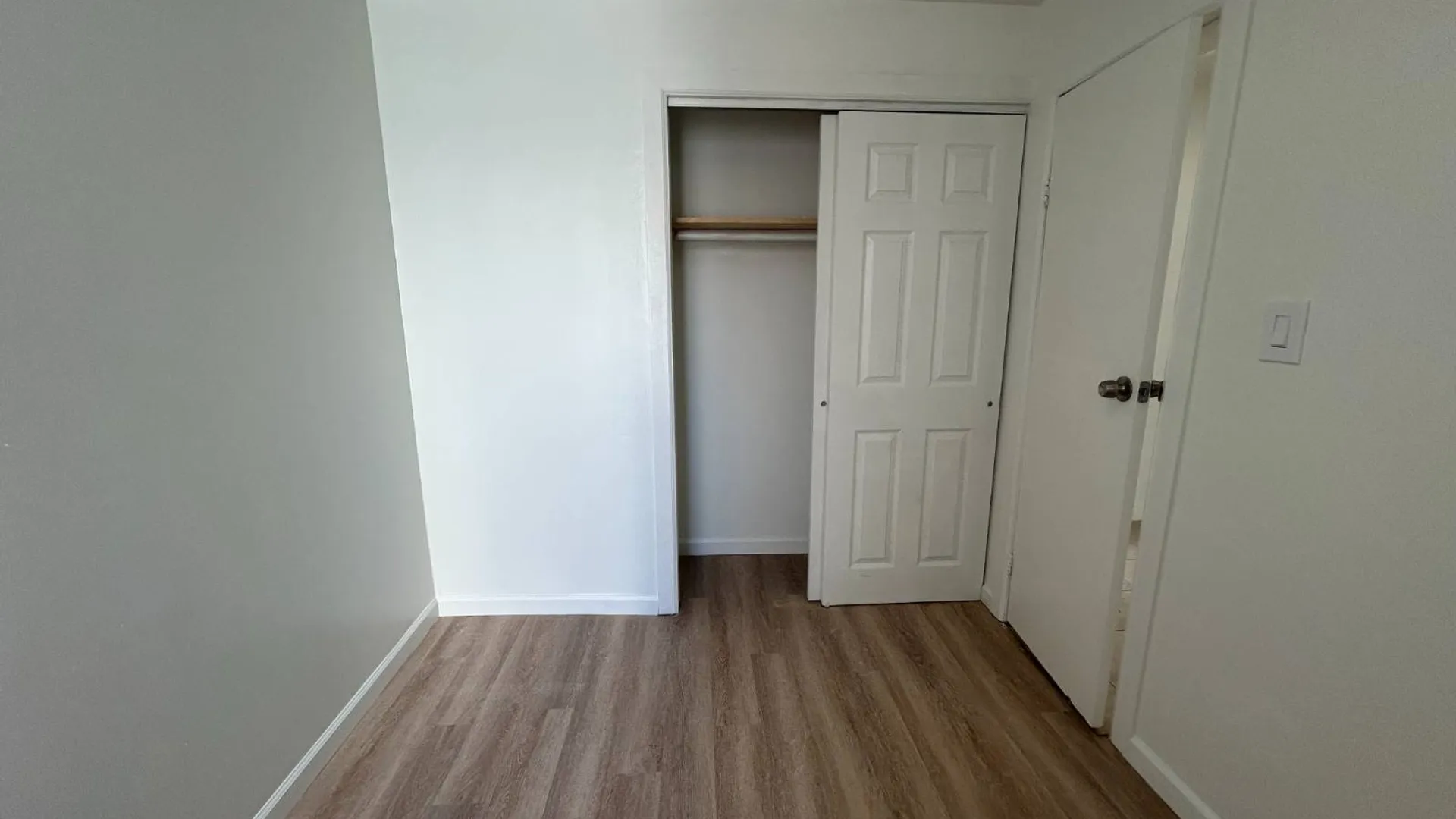 Property at 681 Rhinelander Ave, Bronx, NY 10462 4