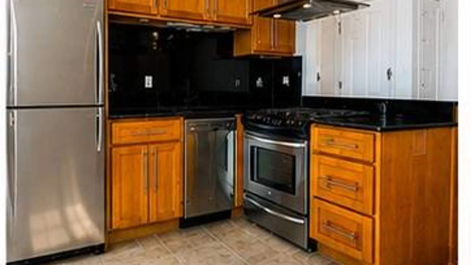 Property at 2115 33st, Astoria, NY 11105 4