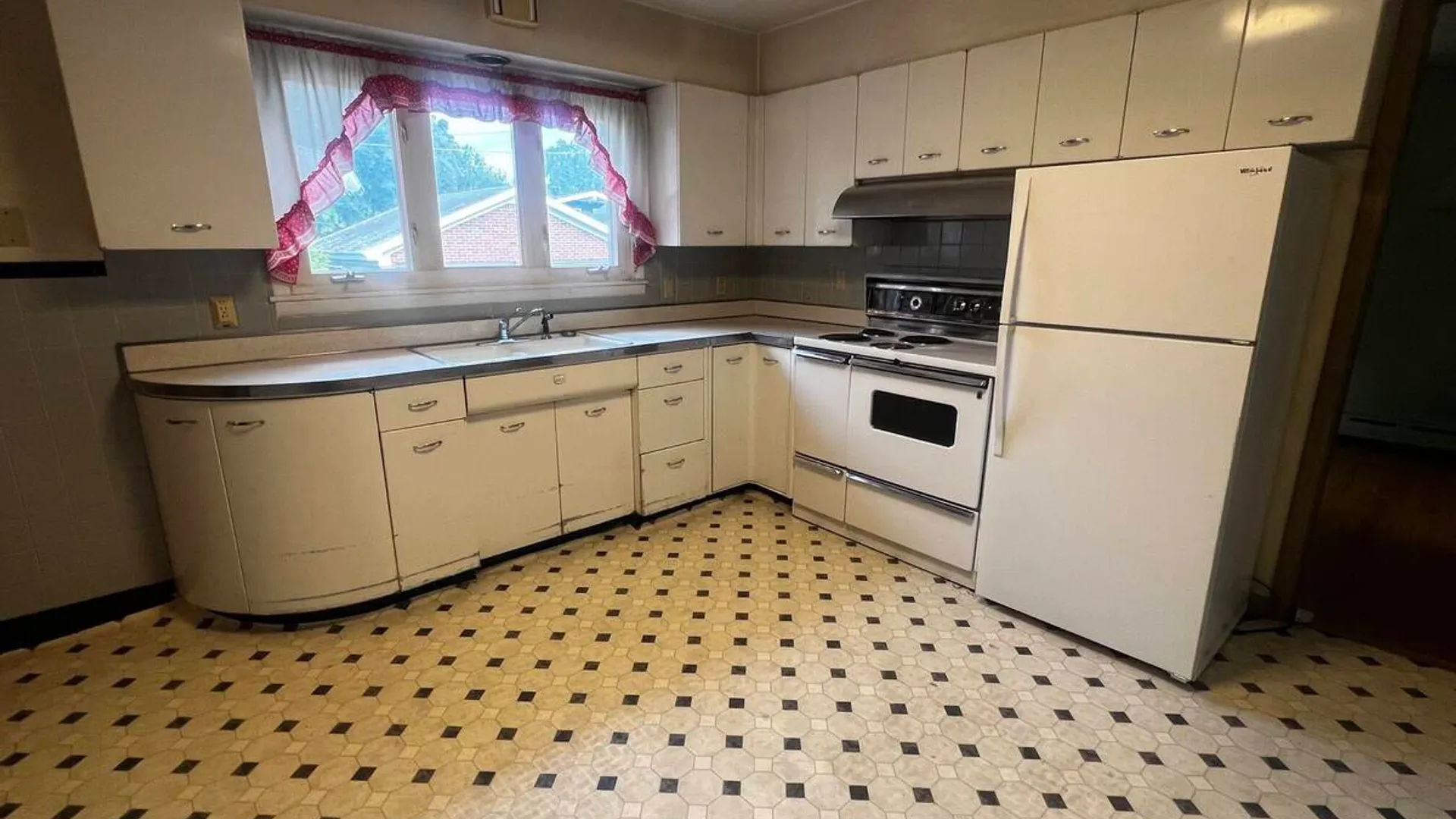 Property at 826 New Scotland Avenue, Albany, NY 12208 8