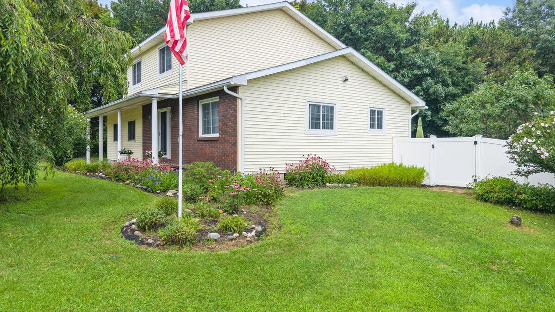 Property at 407 Hidley Road, North Greenbush, NY 12198 3