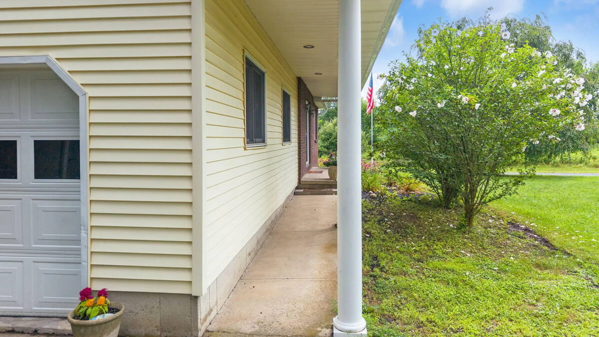 Property at 407 Hidley Road, North Greenbush, NY 12198 5