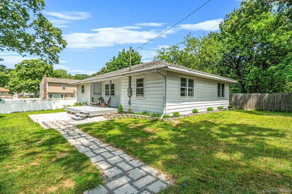 Property at 15 Oceanview Avenue, Farmingville, NY 11738
