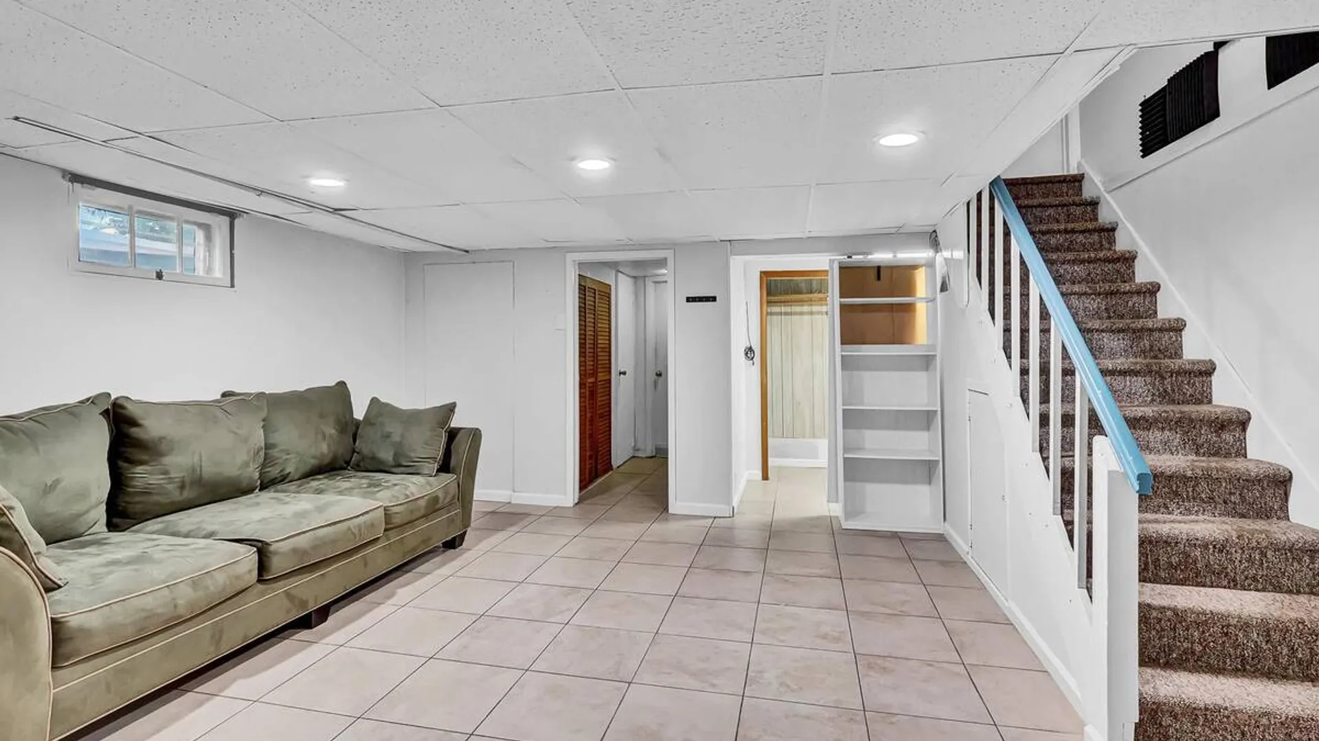 Property at 127 Queens Avenue, West Babylon, NY 11704 20