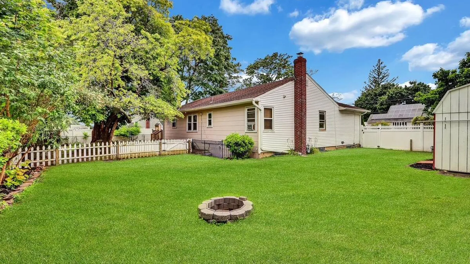 Property at 127 Queens Avenue, West Babylon, NY 11704 24