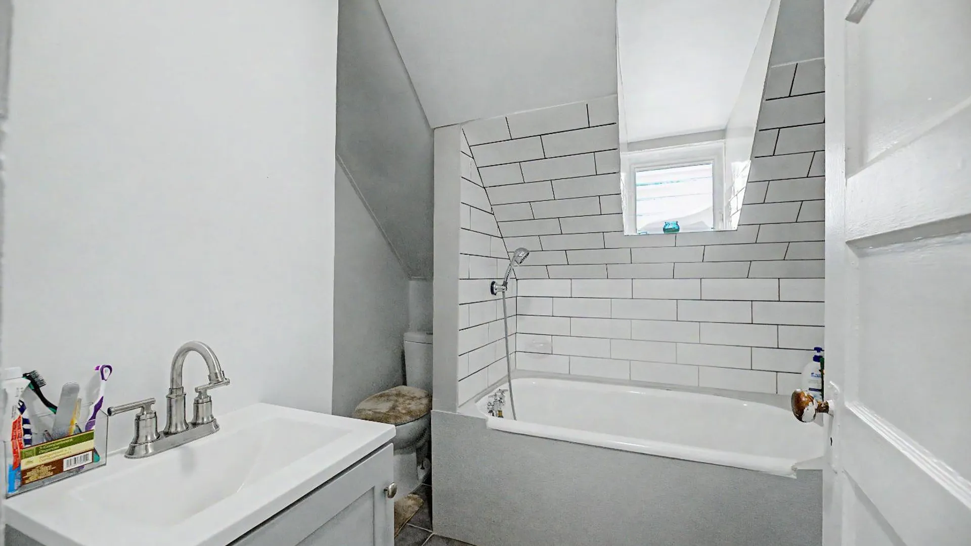 Property at 20 aka 22 Crescent Place, Yonkers, NY 10704 11