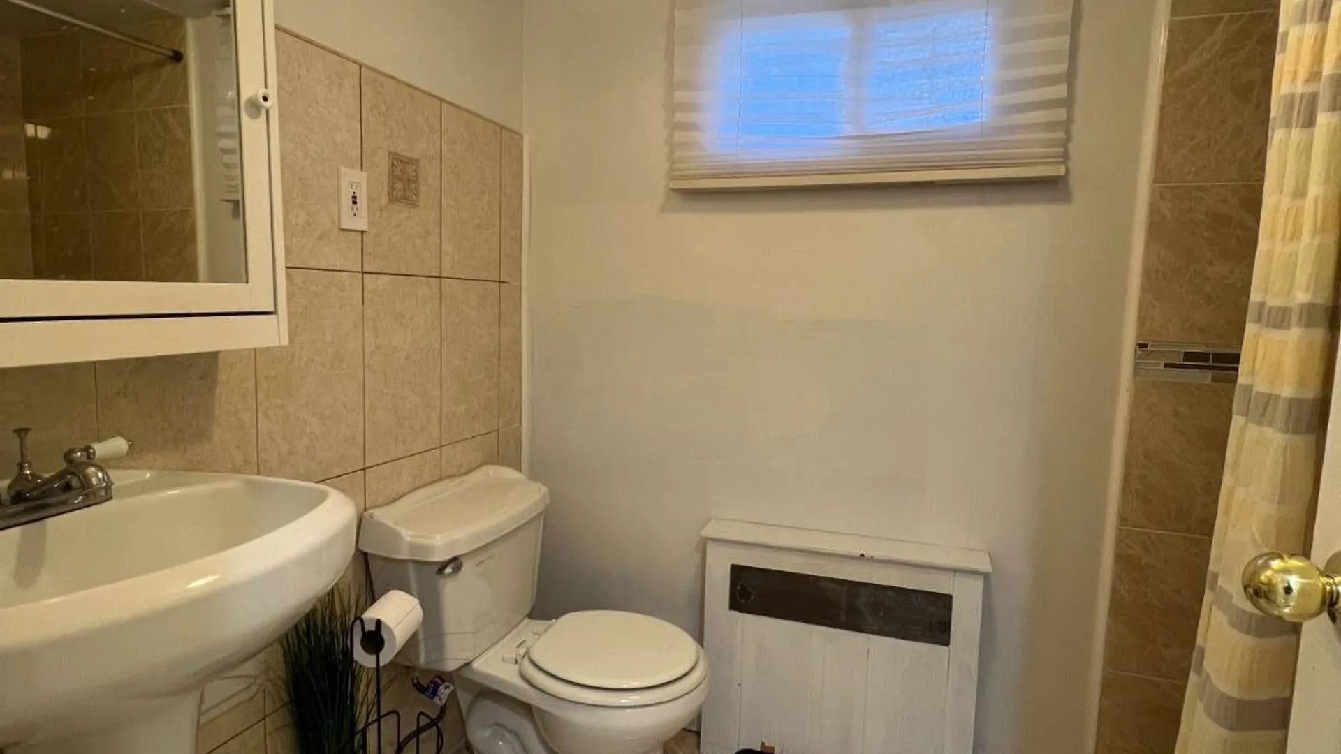 Property at 3905 220st, Bayside, NY 11361 24