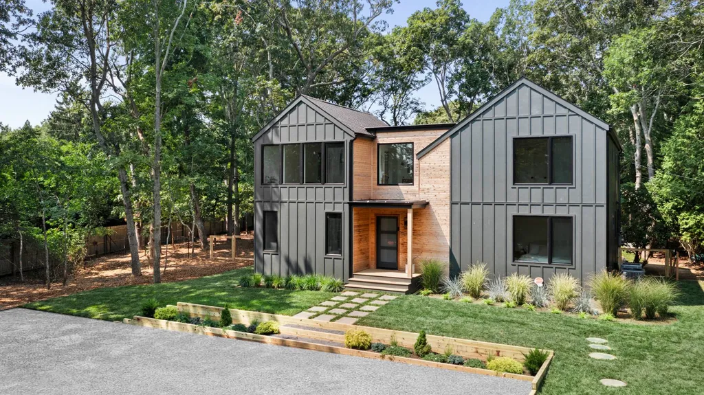 Property at 21 THREE MILE HARBOR DR, East Hampton, NY 11937